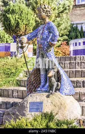 Kiew, Ukraine - Oktober 14, 2019: Ein schönes Märchen ähnlich wie die Statue des kleinen Prinzen und seinem Fuchs in der Landschaft Alley, einem charmanten Chi Stockfoto