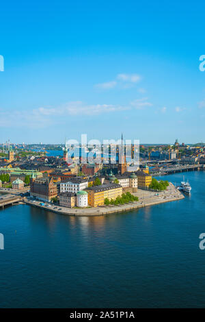 Stockholm - Antenne, Ansicht im Sommer der Insel Riddarholmen und (darüber hinaus) Altstadt Gamla Stan, Stockholm, Schweden. Stockfoto