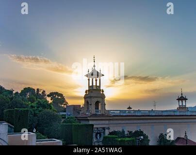 Spalten in der schönen Gegend von Montjuic in Barcelona Stockfoto