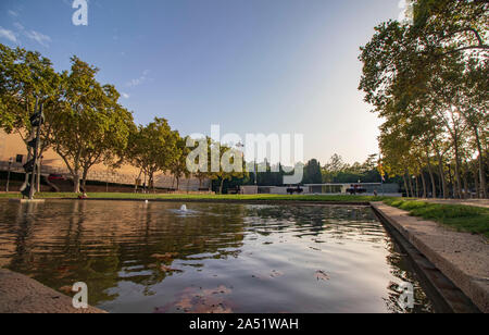 Spalten in der schönen Gegend von Montjuic in Barcelona Stockfoto