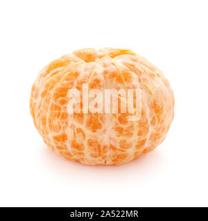 Geschälte Mandarine isoliert auf weißem Stockfoto