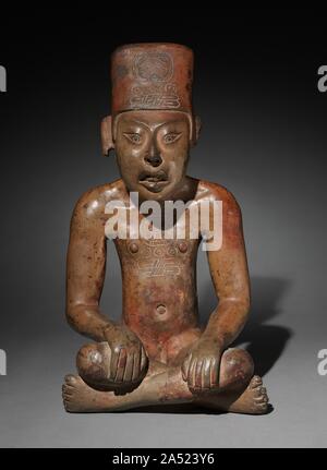 Sitzende Figur, 300 BC-AD 700. Die berühmtesten Zapotec grab Keramiken sind aufwändige figuralen Urnen flankiert von kleineren, einfacheren Gefährten ähnlich wie diese. Wie die anderen Gefährten, in diesem Beispiel vermutlich gehörte zu einer Reihe von nahezu identischen Zahlen; zwei andere bleiben in Mexiko. Die Identität von keramischen Grab Figuren - ob Elite Menschen, königlichen Vorfahren, oder Gottheiten - wird noch debattiert. Die Zapoteken entwickelte eines der mesoamerika &#x2019;s frühesten schreiben Systeme, durch die Hieroglyphen auf der Kopfschmuck und Brust belegt. Das sind die Namen der Kalendertage, "13" und "13 Flint Messer,&q Stockfoto