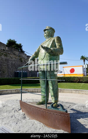 Eine Statue von Dom Carlos I König von Portugal in Cascais Portugal ein Badeort Populär durch die Portugiesische königlichen Familien Stockfoto