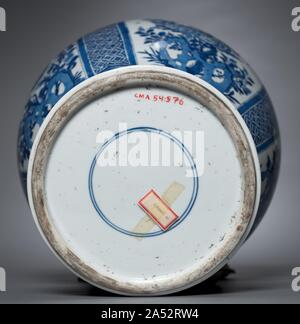 Vase mit Deckel, Qing Dynastie (1644-1912), Kangxi Herrschaft (1661-1722). Stockfoto