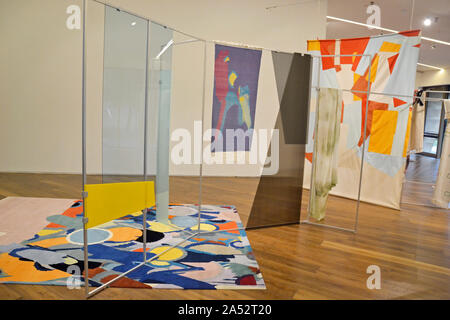 Moderne Kunst an der Firstsite Art Gallery in Colchester, Essex, UK Stockfoto