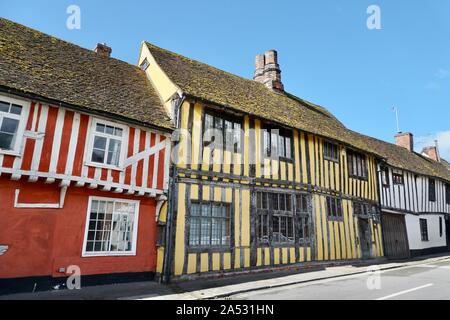 Reihe von bunten Holz gerahmt mittelalterliche Häuser in Lavenham, Suffolk, England Stockfoto