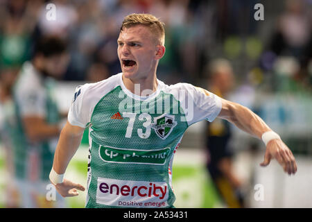 Hannover, Deutschland. 17 Okt, 2019. Handball: Bundesliga, der TSV Hannover-Burgdorf - Rhein-Neckar Löwen, 10. Spieltag in der TUI-Arena. Hannovers Josua Thiele Gesten im Spiel. Credit: Swen Pförtner/dpa/Alamy leben Nachrichten Stockfoto