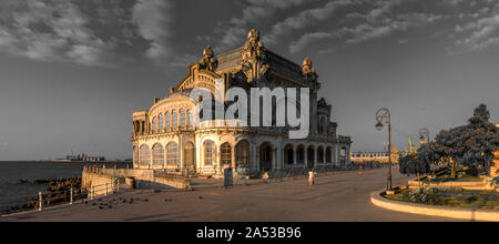 Constanta, Rumänien - 07.09.2019. Die alten Casino in Constanta, Rumänien, an einem sonnigen Sommermorgen Stockfoto