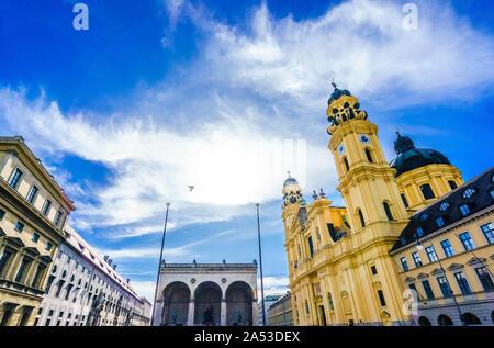 Blick auf Theatiner Kirche St. Cajetan in München, Deutschland Stockfoto