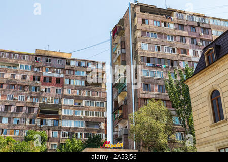 Westasien. Eurasien. Südkaukasus. Republik Armenien. Eriwan. Eriwan. August 16, 2018. Apartment Gebäuden. Stockfoto
