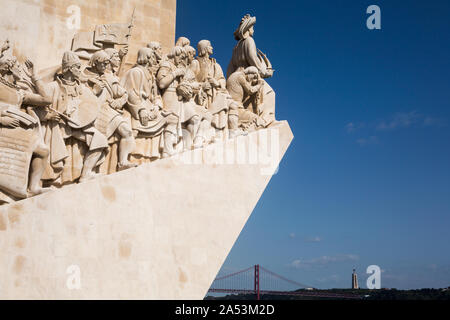 Detail des 1960 Beton Padrão dos Descobrimentos (Denkmal der Entdeckungen) am Nordufer des Flusses Targus, Belém, Lissabon, Portugal. Stockfoto