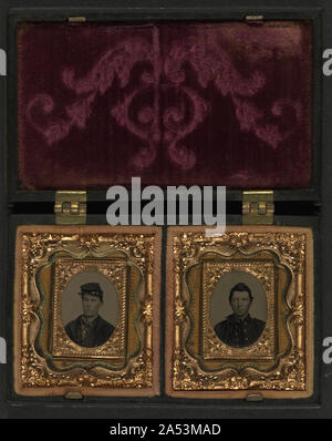 Zwei nicht identifizierte Soldaten in Uniformen der Union Stockfoto