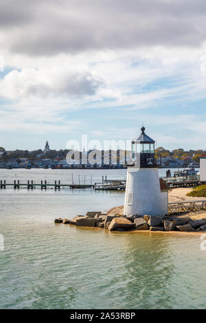 Anzeigen von Brant Point Lightat den Eingang zum Hafen in Nantucket, Nantucket Island, Cape Cod, Massachusetts, Neuengland, USA Stockfoto