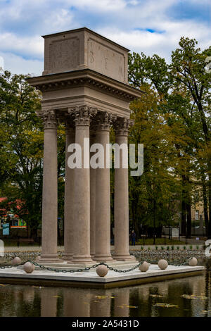 Tarnow, Polen - Oktober 10, 2019: Das Mausoleum von General Józef Bem in Tarnow, Polen an einem warmen Herbsttag. Stockfoto