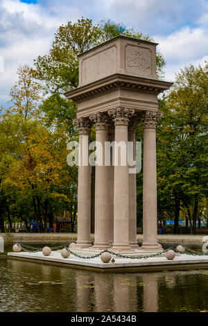 Tarnow, Polen - Oktober 10, 2019: Das Mausoleum von General Józef Bem in Tarnow, Polen an einem warmen Herbsttag. Stockfoto