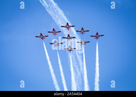 Royal Canadian Air Force die Snowbirds. Die in der 2019 grossen Pazifischen Airshow Huntington Beach Kalifornien USA. Die größte Airshow in den USA Stockfoto
