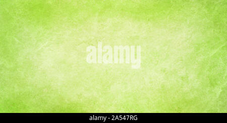Hellgrünen Hintergrund mit weißen grunge Center und alten Distressed vintage Textur Stockfoto