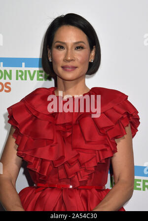 New York, Vereinigte Staaten. 17 Okt, 2019. Schauspielerin Lucy Liu kommt auf dem Roten Teppich und den Hudson River Park jährlichen Gala Michael R., Bloomberg, David Chang und Lucy Liu Bei Cipriani South Street in New York City am Donnerstag, Oktober 17, 2019 ehren. Foto von Louis Lanzano/UPI Quelle: UPI/Alamy leben Nachrichten Stockfoto