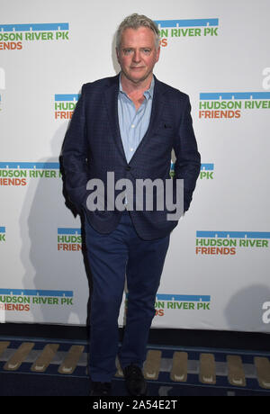 New York, Vereinigte Staaten. 17 Okt, 2019. Schauspieler Aidan Quinn kommt auf dem Roten Teppich und den Hudson River Park jährlichen Gala Michael R., Bloomberg, David Chang und Lucy Liu Bei Cipriani South Street in New York City am Donnerstag, Oktober 17, 2019 ehren. Foto von Louis Lanzano/UPI Quelle: UPI/Alamy leben Nachrichten Stockfoto