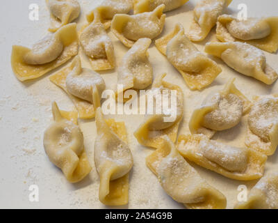 Eine Art Ravioli, casoncelli, hausgemachte traditionelle Speisen der Bergamo, Italien. Köstliche italienische Küche Stockfoto