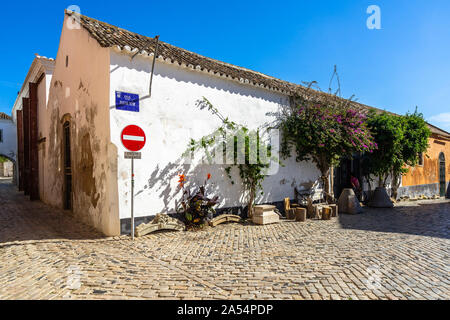 Typisches Portugiesisches Haus in der Altstadt von Faro, Algarve, Portugal Stockfoto