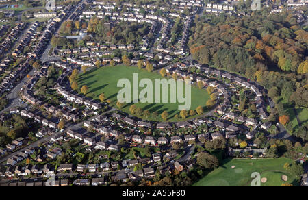Luftaufnahme eines oval geformten Gehäuses Immobilien in der Marsden Park von Nelson, Lancashire Stockfoto