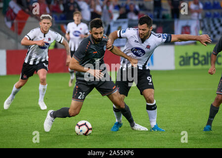 RIGA, Lettland. 17 Juli 2019. Stefan Panik (L) und Patrick Hoban (R), während der UEFA Champions League Runde 1 2 bein Fußball-Spiel zwischen RIGA FC und DUNDALK FC. Skonto Stadion, Riga Stockfoto