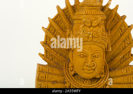 Ein Idol einer Göttin, die aus Pop, mit irdenen Farbe lackiert, Maharashtra, Indien Stockfoto