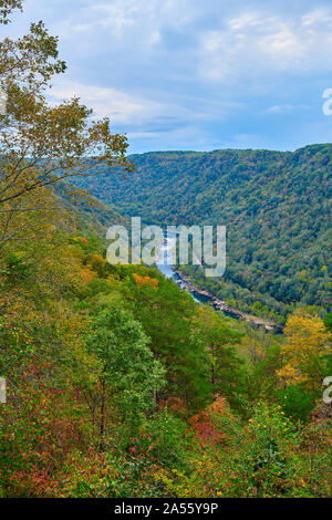 New River ab an der New River Gorge National Park, WV übersehen veiwed. Stockfoto