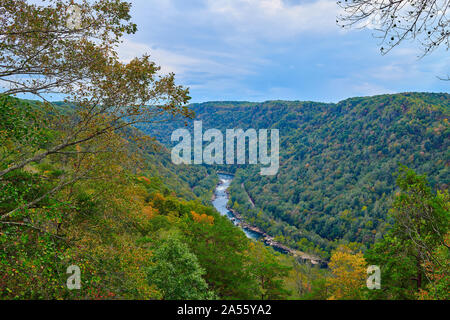 New River ab an der New River Gorge National Park, WV übersehen veiwed. Stockfoto