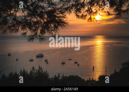 Schönen Strand von Konnos Bay in Cape Greko Naturpark, Zypern Stockfoto