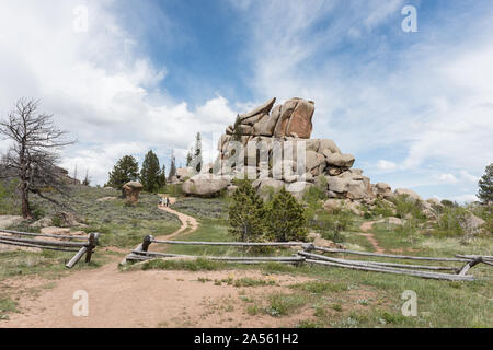 Vedauwoo Turtle Rock, eine sehr hohe Stapel verwitterten Sherman Granit, ist der Eckpfeiler einer 3,2 km langen Weg in der Medizin Bow-Routt National Forest zwischen Laramie und Cheyenne auf dem Albany-Laramie county Line in Wyoming Stockfoto