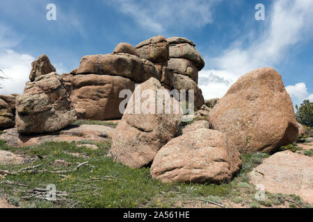 Vedauwoo Turtle Rock, eine sehr hohe Stapel verwitterten Sherman Granit, ist der Eckpfeiler einer 3,2 km langen Weg in der Medizin Bow-Routt National Forest zwischen Laramie und Cheyenne auf dem Albany-Laramie county Line in Wyoming Stockfoto