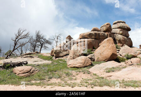 Vedauwoo Turtle Rock, eine sehr hohe Stapel verwitterten Sherman Granit, ist der Eckpfeiler einer 3,2 km langen Weg in der Medizin Bow-Routt National Forest zwischen Laramie und Cheyenne auf dem Albany-Laramie county Line in Wyoming Stockfoto