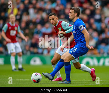 5. Oktober 2019, Turf Moor, Burnley, England; Premier League, Burnley v Everton: Seamus Coleman (23) von Everton spielt den Ball Credit: Craig Milner/News Bilder Stockfoto