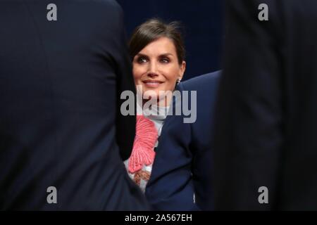 Oviedo, Spanien; 10/18/2019. - Previus auf die Zeremonie der Prinzessin von Asturien Auszeichnungen von Spanien, dies ist das erste Mal und die erste formelle Akt der Prinzessin, König Felipe VI von Queen Letizia und ihren Töchtern Leonor Prinzessin von Asturien und Sofia infanta begleitet. Sie erhalten verschiedene soziale Gruppen in Publikum an der Reconquista Hotel in der Stadt von Oviedo. foto: Juan Carlos Rojas/Picture Alliance | Verwendung weltweit Stockfoto