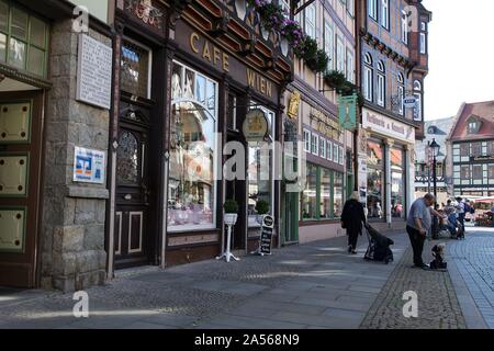 Wernigerode, Deutschland 14.-15. Oktober 2019: Wernigerode Impressionen - Oktober 2019 Cafe Wien, Breite Straße Wernigerode | Verwendung weltweit Stockfoto