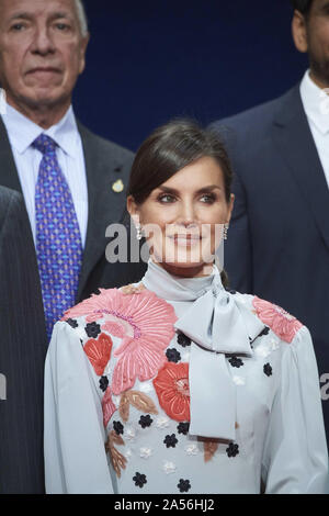 Oviedo, Asturien, Spanien. Okt, 2019 18. QUEEN LETIZIA von Spanien nimmt eine Audienz mit dem Princesa de Asturias Awards 2019 Gewinner bei der Reconquista Hotel in Oviedo, Spanien. Credit: Jack Abuin/ZUMA Draht/Alamy leben Nachrichten Stockfoto