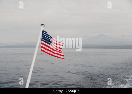 Amerikanische Flagge auf den Wasserstraßen Stockfoto