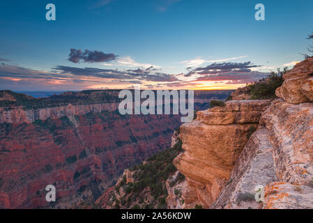 Sonnenuntergang an der North Rim des Grand Canyon. Stockfoto