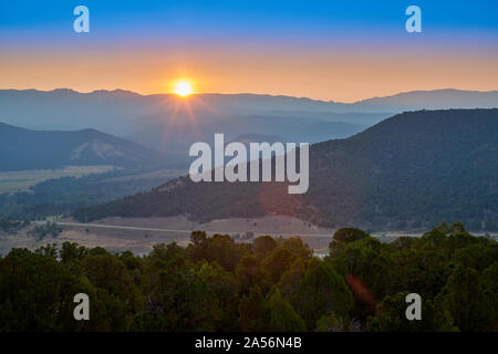 Sonnenaufgang über Cimarron Ridge Colorado. Stockfoto