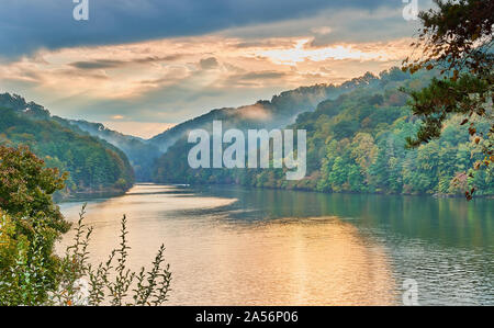 Dewey See bei Jenny Wiley State Resort Park. Stockfoto