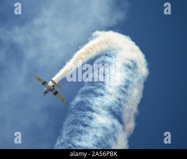 Flughafen CAMARILLO, CA/USA am 17. August 2019: Formationsflug und Stunts im Camarillo Airport Airshow. Stockfoto