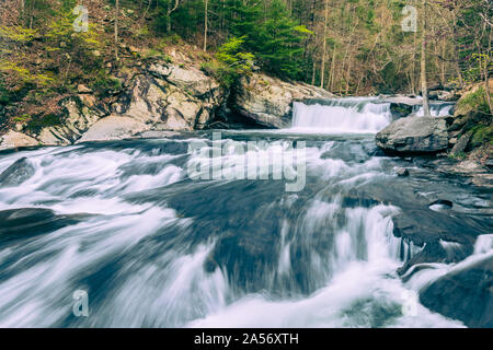 Baby fällt auf den Tellico Fluss, TN # 1. Stockfoto