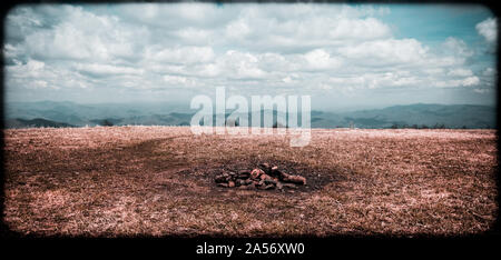 Fire Ring auf der Oberseite des Huckleberry Knopf, NC. Stockfoto