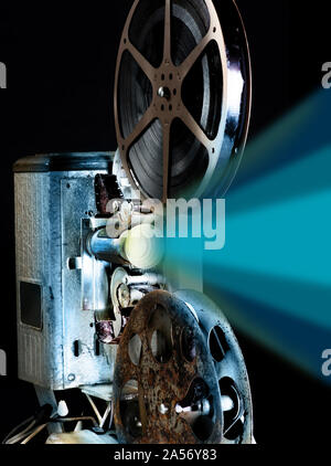 16-mm-Film Projektor aus den 1940er Jahren. Stockfoto