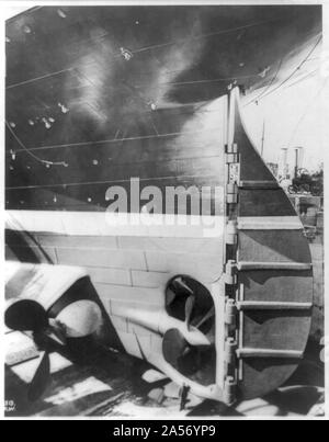 Blick auf den Stern und Ruder der Titanic im Trockendock Stockfoto