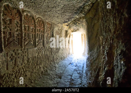 Geghard, Armenien: Relief Detail aus Höhle Kloster Stockfoto