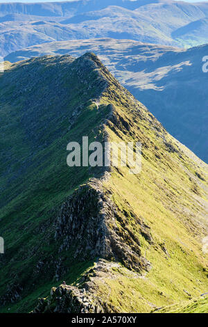 Schreitenden Rand unten Helvellyn, Lake District, Cumbria Stockfoto