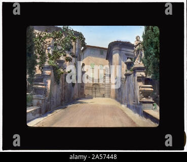 Villa La Pietra, Via Bolognese, 120, Florenz, Toskana, Italien. Eingang Antrieb Stockfoto